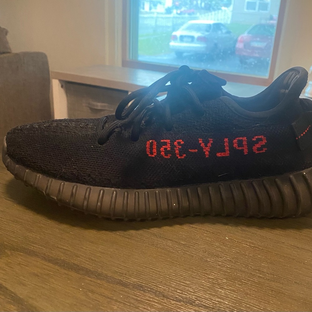 Yeezy 350 v2 size 7